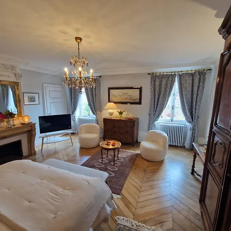 Domaine Des Franchises - Beaujolais Village - Charme Et Authenticite Au Coeur Des Pierres Dorees Bed & Breakfast *