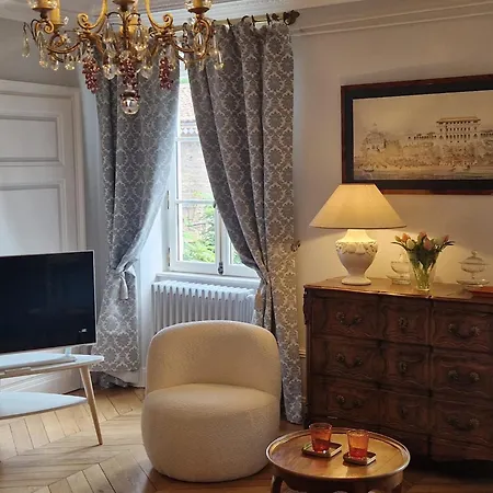 Bed & Breakfast Domaine Des Franchises - Beaujolais Village - Charme Et Authenticite Au Coeur Des Pierres Dorees Denice